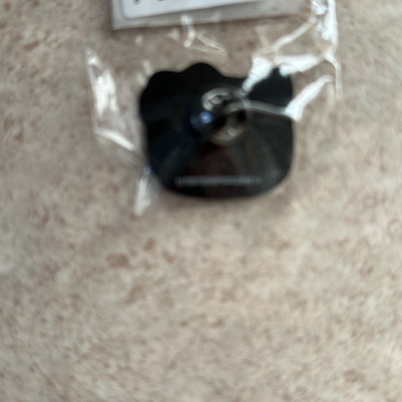 Hello Kitty Pin - Picture 2 of 2